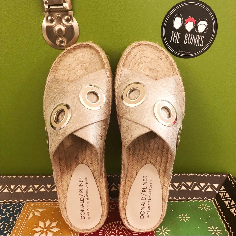 Donald J Pliner - Elda Grommet Espadrilles Slides